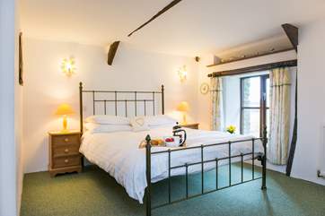 The romantic double bedroom on the first floor.