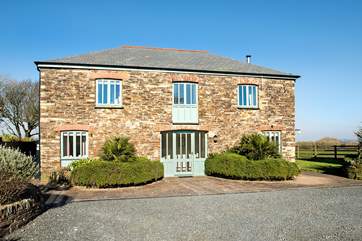 Welcome to Hooter's Rest. Plenty of parking at the front and a wonderful garden to the rear.