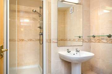 The en suite shower-room.