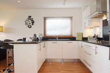 The kitchen-area is fully equipped.