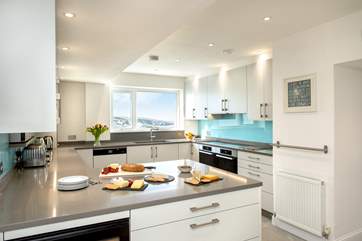 It will be a real treat cooking up your holiday meals in the super stylish kitchen