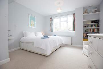 The 'zip and link' bedroom.