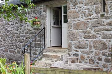 The entrance to the granary.