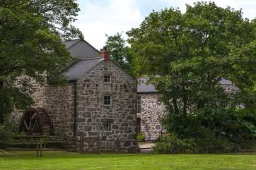 Enjoy peace and plenty at Roskennals Granary.