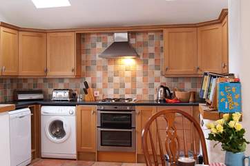 The spacious, well-equipped kitchen-area.