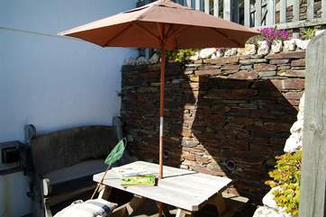 The sunny patio-area.