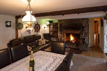 The cosy sitting/dining-room.