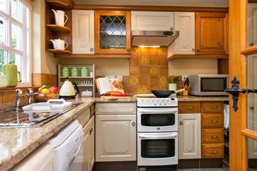 The well-equipped kitchen.