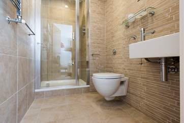The en suite shower-room.