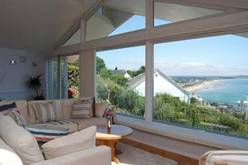 The sitting-area has stupendous sea views.