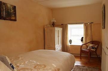 The lovely single bedroom (Bedroom 2).