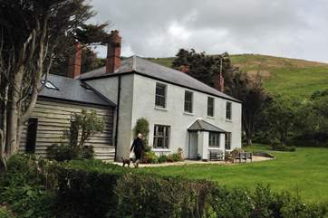 The spacious front garden is the ideal playground for holiday family fun.