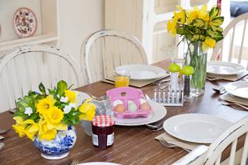 A bright sunny breakfast.