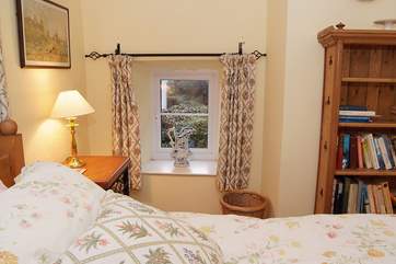 A view of the twin bedroom (Bedroom 3).
