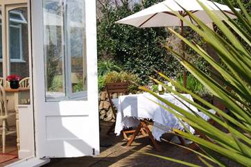 Al fresco dining.