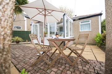 Enjoy al fresco eating.