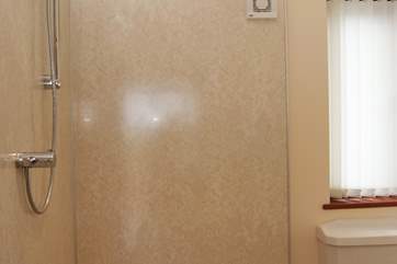 The cottage also has a spacious wet-room with under-floor heating.