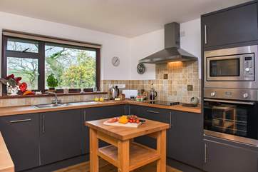 The kitchen-area is very well-equipped.