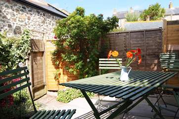 Enjoy eating al fresco on the terrace.