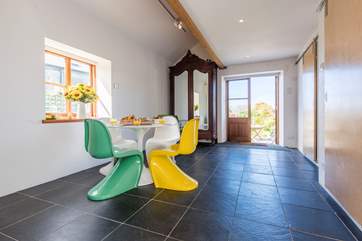 The breakfast room.