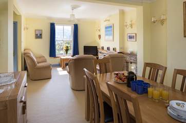 The comfortable sitting/dining-room.
