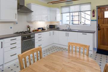 Another lovely dining-area in the kitchen.
