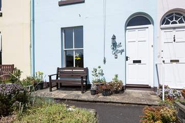 Take a seat on this perfectly placed bench, and take in the stunning sights of Dartmouth.
