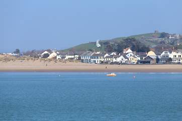 Instow is a really attractive coastal village on the Torridge Estuary, with long sandy beaches for all the family to enjoy.