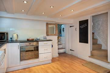 Please take care on the steep steps to the kitchen.
