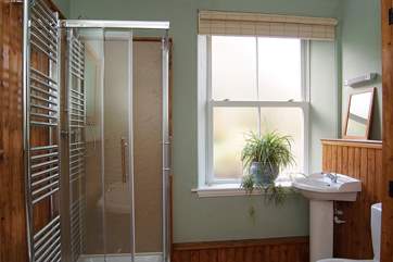 The spacious ground floor bathroom.