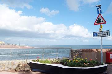 The beach is a couple of steps away from the cottage.