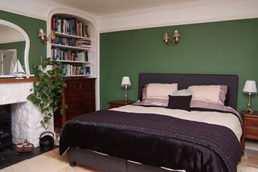 There is lovely linen on the double bed.