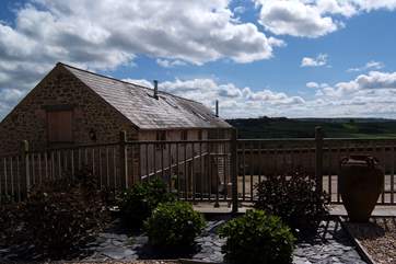 Looking at Lottie's Loft from above the cottage - Lottie's Loft is to the far end with the wonderful view in front.