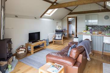 This fabulous open plan loft is beautifully designed and furnished.