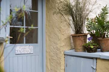The pretty entrance to Prospect Cottage.