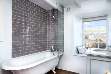 The fabulous family bathroom on the first floor.