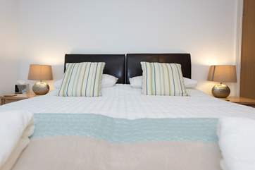 Bedroom 1 has zip-and-link (6' double or 3' twin) beds.