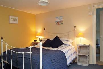 The en suite double bedroom.