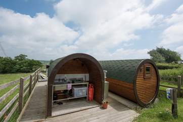 The washing up area and the kitchen equipment is all at the back of the Utilities Pod.