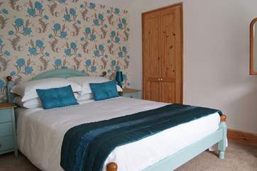 The pretty double bedroom (Bedroom 1).