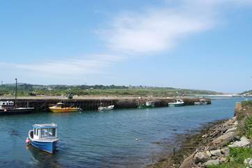 ....and you could always call in at the pasty shop on the way, then sit and admire the scenery over lunch!