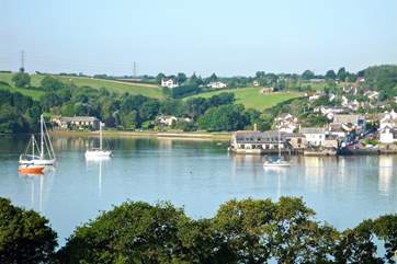Standing on the Devon side of the River Tamar looking back to Riverside Cottage and its neighbours in the distance.