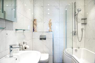Bedroom One's en-suite bathroom