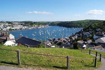 There are several footpaths to take you down into the town, some are very steep. We recommend getting your bearings by going down St Saviours Hill and into Hockens Way first of all.