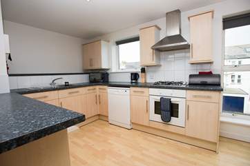 The kitchen-area is fully equipped.