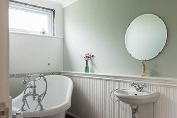 The slipper bath in the master bedroom en suite bathroom is perfect for a relaxing bubble bath.