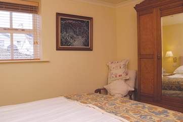 The cottage is furnished with quality antique furnishings.