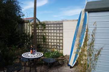 There is space in the garden for relaxing and although guests do not have access to the shed, there is space to leave your surfboards and beach gear by the back door.