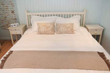 Bedroom 3 has a 6' double bed.