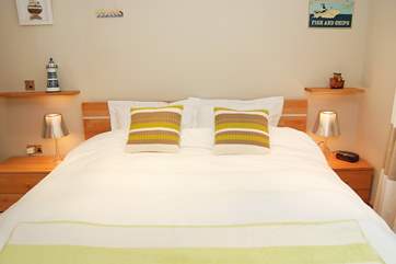 Bedroom 1 has a 6' double bed.